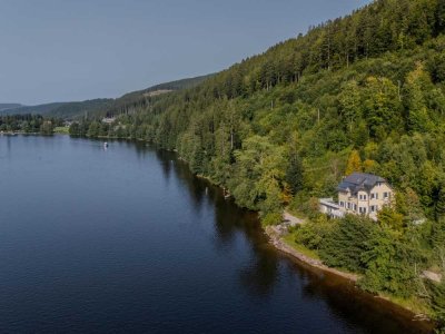 Exklusive Rarität am Titisee – Historisches Seehaus mit direktem Seezugang