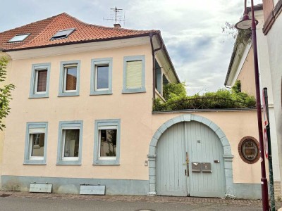 Leben im Herzen von Rhodt - großzügiges und vielseitiges Einfamilienhaus
