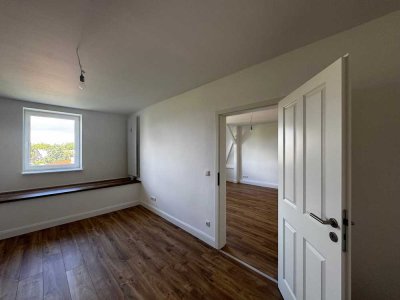 gemütliche 2-Raum-DG-Wohnung kernsanierte Erstvermietung