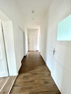 große 3-Raumwohnung mit Balkon