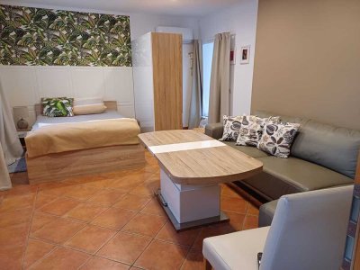 Möbilierte 1-Raum-EG-Wohnung in Augsburg