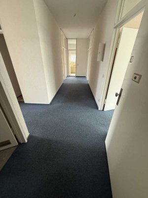 Zentral gelegene 4-Zimmer-Wohnung zu vermieten