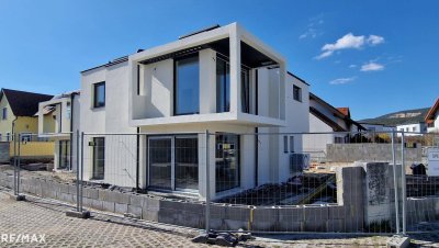 Doppelhaushälfte Neubau Top 2 – belagsfertig mit Dachterrasse!