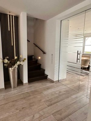 Modernes Einfamilienhaus mit Pool und Kamin in Brühl-West