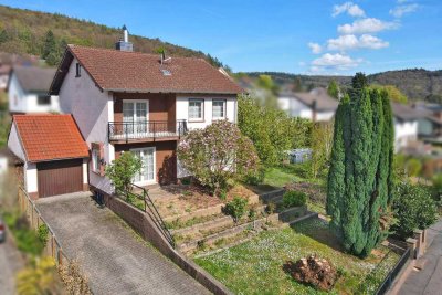 BIETERVERFAHREN: Charmantes Einfamilienhaus in ruhiger Lage – modernisiert und bereit zum Einzug!