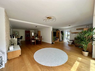 Exklusives Wohnen in Poing – Lichtdurchflutete 5-Zimmer Wohnung mit top Ausstattung & großem Garten