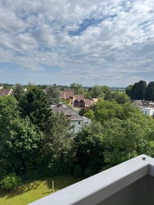 Charmante Garçonnière mit Südbalkon &amp; Fernblick – Nähe Stadion / TU Inffeld – inkl Parkplatz!