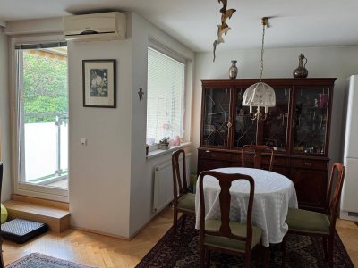 Helle klimatisierte 2 Zimmer Wohnung mit Loggia und Fernblick
