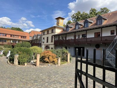 Schicke Maisonette im Herrenhof in Niddatal bei Frankfurt - Wohnen im Grünen am Schloss!