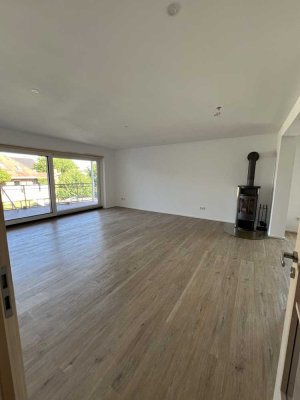 Erstbezug nach Sanierung: freundliche 4-Zimmer-Wohnung mit EBK und Balkon in Waghäusel