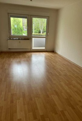 Wohnen im Erdgeschoss mit Balkon!!!