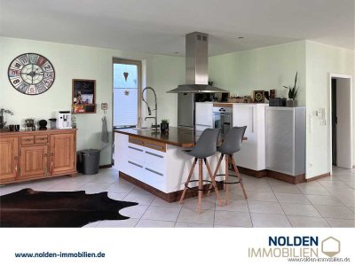 ***STILVOLLES WOHNEN & ARBEITEN: MODERNE ARCHITEKTUR MIT GEWERBEFLÄCHE***