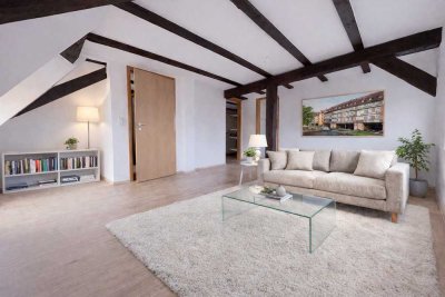 Hell, ruhig, oben: 3,5-Zimmer-Wohnung im DG in der Erfurter-Altstadt