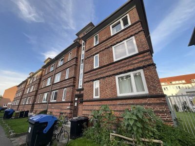Renovierte 2 Zimmer-Wohnung mit Balkon und Tageslichtbad mit Dusche