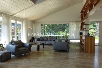 Architektonische Glanzleistung trifft Gartenparadies und Innenpool • Highlight der Kreßbacher Vil...