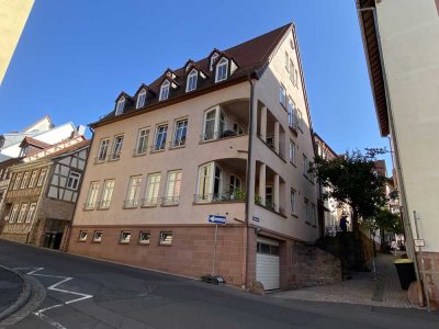 Schöne gepflegte 3-Zi. Maisonette-Wohnung am Obermarkt in Gelnhausen