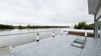 1. Rheinlage: Lichtdurchflutete Maisonette-Wohnung mit Rheinblick