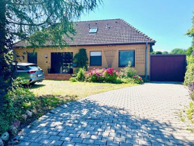 Charmantes Wohnhaus in ruhiger u. beliebter Lage... nahe am Meer!