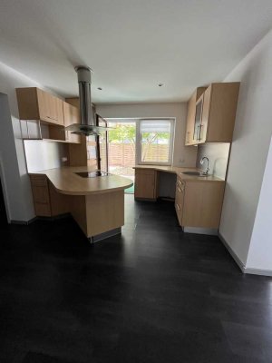 2,5-Zi.-Erdgeschosswohnung mit EBK und überdachter Terrasse + Garten in Sinzheim-Vormberg