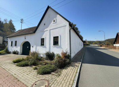 Ein Zuhause mit Geschichte – Charmantes Bauernhaus in traumhafter Ruhelage - BJ 1860 - Laufend Modernisiert - ca. 472m² GFL - ca. 240 m² NFL - 5 Zimmer - Möbliert - Kamin - Einbauküche - Garten - Terrasse