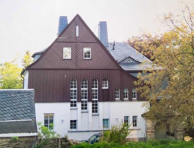 Nostalgie und Modernes Wohnen – traumhafte Villa mit Park in Bernsbach