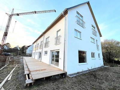 Alternative zum Neubau: Schlüsselfertiges Reihenendhaus für direkten Erstbezug in Weinsberg