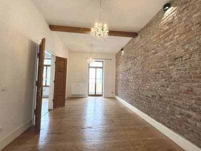 Sanierte Stilaltbauwohnung im 2. OG, Balkon zur Hofseite, zentrale Lage