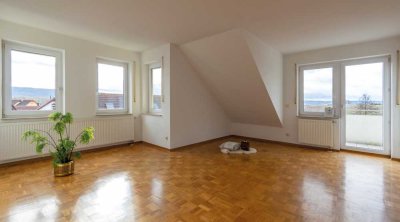 Schöne 3-Zimmer-Dachgeschoss Wohnung mit Studio in Neuenstein | Rand- und Aussichtslage zu vermieten