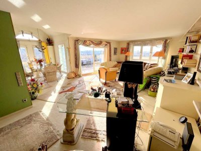 Helle Maisonettewohnung mit Dachterrasse und Stellplatz in zentraler Lage