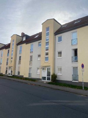 Helle 2-Raum-Wohnung mit Balkon