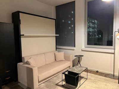 Komplett möblierte 1-Raum-Erdgeschosswohnung mit gehobener Innenausstattung in Frankfurt-Bockenheim