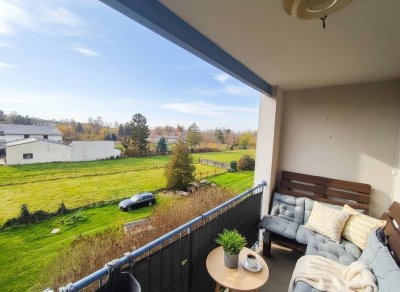 Schöne Wohnung mit Balkon, Kellerabteil und privat Parkplatz