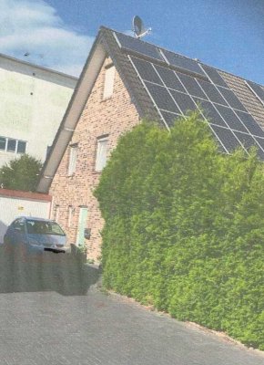 4-Zi.-Doppelhaushälfte in Rees ( soz. Wohnungsbau ) mit PV