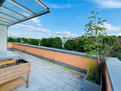 Tolles Penthouse mit großer Terrasse und Einbauküche, super Lage