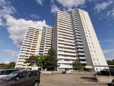 Neu sanierte 3 Raumwohnung mit Balkon, und PKW-Stellplatz