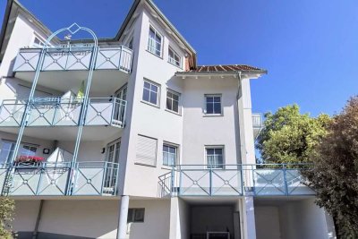 Donaueschingen: helle 2,5 Wohnung renoviert, voll möbliert, auch als WG möglich, 2 Balkone+ TG Platz