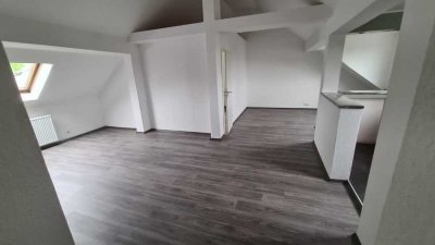 Moderne Dachgeschoss Wohnung
