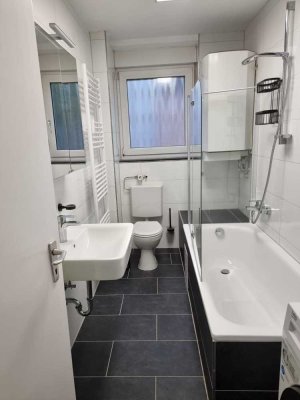 Ein 21 m2 Zimmer in WG in K'he am Entenfang, für Berufstätige oder Studenten, super Bahn Anbindung