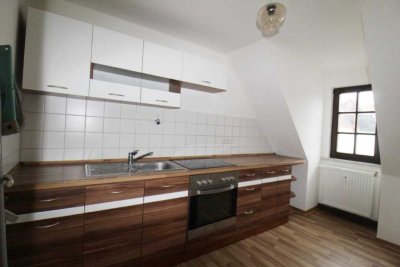 Gemütliche Dachgeschosswohnung mit Einbauküche