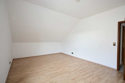 Stilvolle 2 Zimmer im Dachgeschoss! Ab sofort verfügbar!