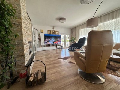 Ihr Zweifamilienhaus 7 Zimmer, Garten, Pool, Sauna und Garage – Ihr Traumhaus!