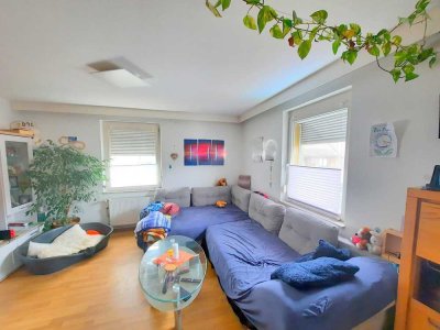 Modernisiertes Zweifamilienhaus mit großer Scheune/Werkstatt in Singen