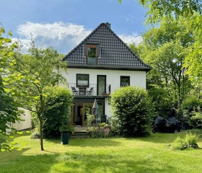 Einfamilienhaus freistehend mit Garten, Terrasse, Wintergarten, Kamin, zentral in Siegburg-Brückberg