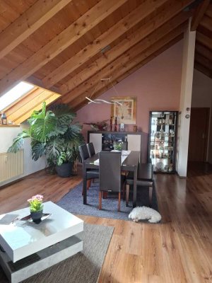 Dachgeschosswohnung mit Balkon, 3 Zimmer, in Gärtringen