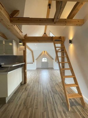 Stilvolle 2-Zimmer-DG-Wohnung mit EBK in Geislingen