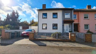 Doppelhaushäfte mit traumhaftem Garten in ruhiger Stadtlage