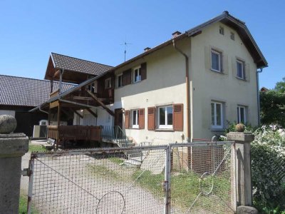 Schönes, geräumiges Haus mit 6 Zimmern in Breisgau-Hochschwarzwald (Kreis), Bad Krozingen