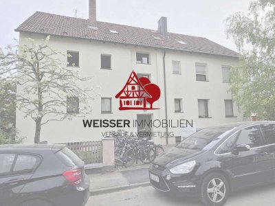 3-Zimmer-Dachgeschosswohnung mit Einbauküche und Tageslichtbad in ruhiger Lage