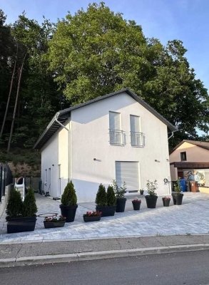Modernes Einfamilienhaus mit toller Ausstattung in naturnaher Lage.