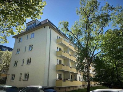 Top moderniesierte 2- Zimmer-Wohnung in Wilhelmstadt